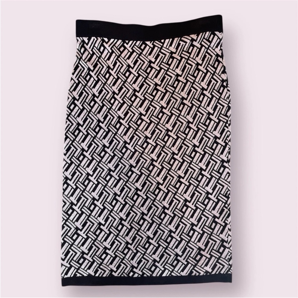 Elegant Black and White Patterned Midi Skirt